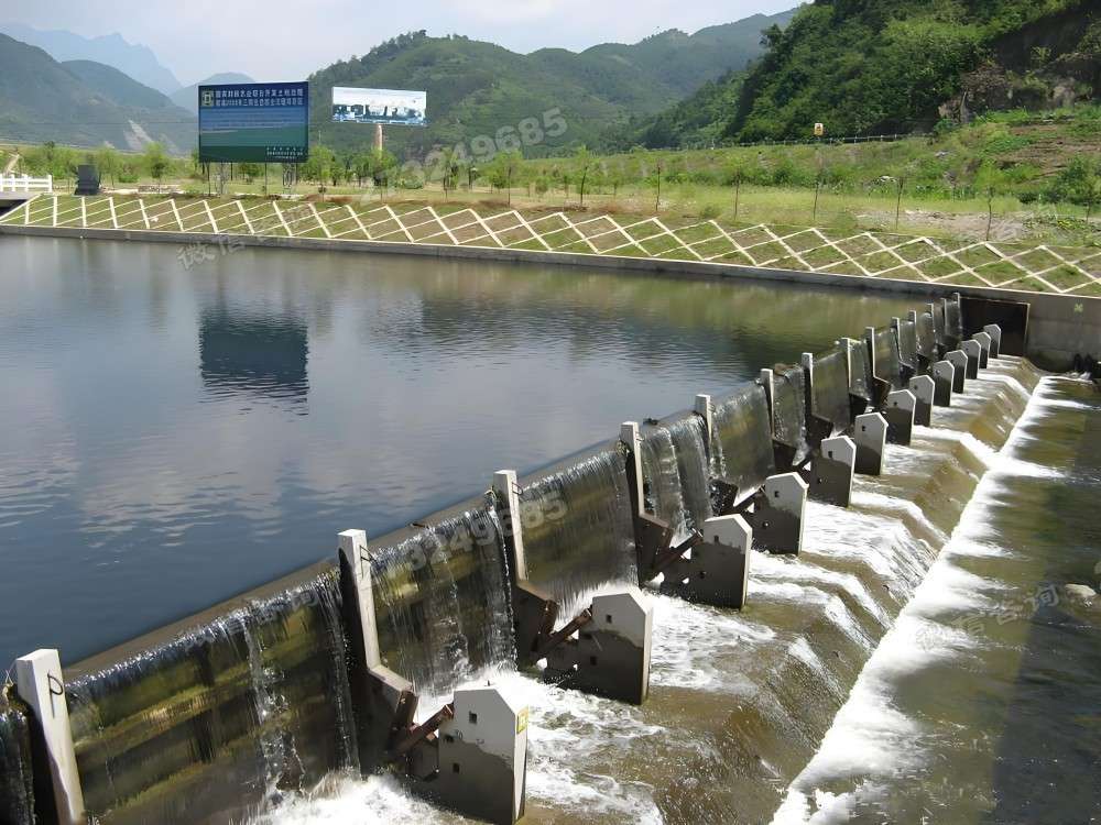 龙湾阶梯式液压钢坝