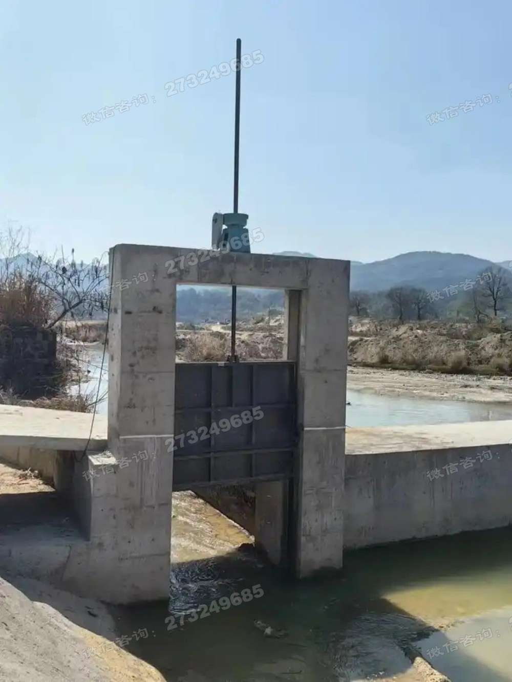 侯马河道黑色铸铁闸门
